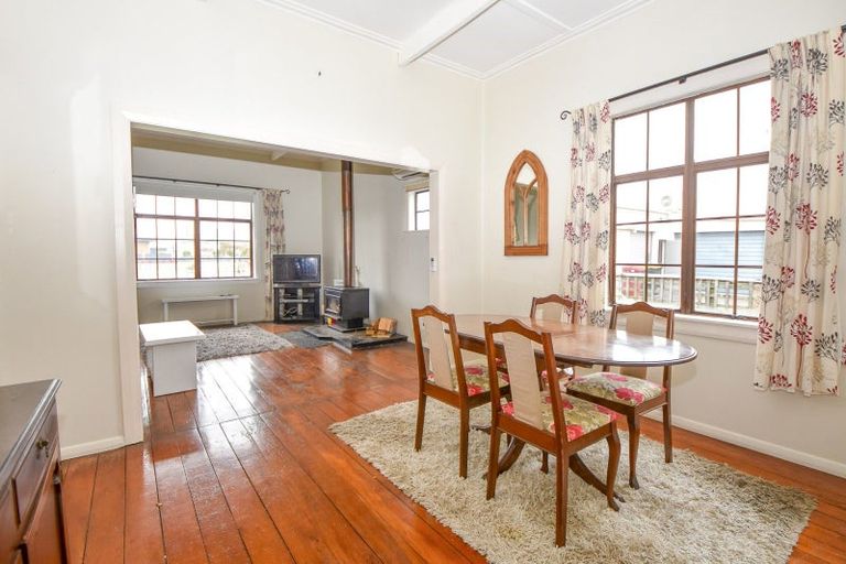 Photo of property in 243 High Street North, Carterton, 5713