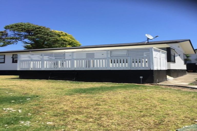 Photo of property in 42 Kemble Close, Mangere, Auckland, 2022