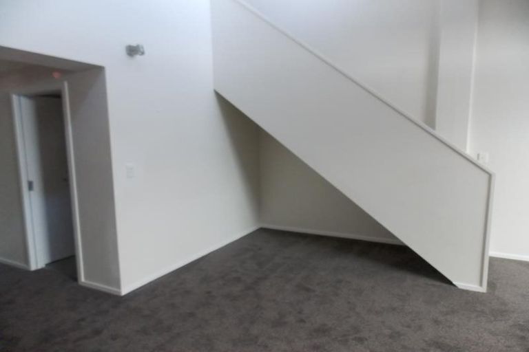 Photo of property in 35 Torrens Terrace, Mount Cook, Wellington, 6011