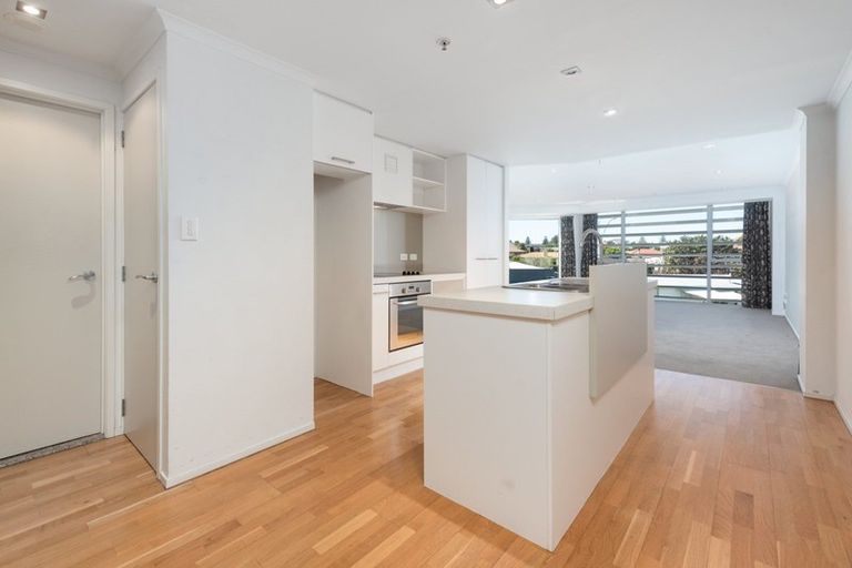 Photo of property in 204/332 Maunganui Road, Mount Maunganui, 3116