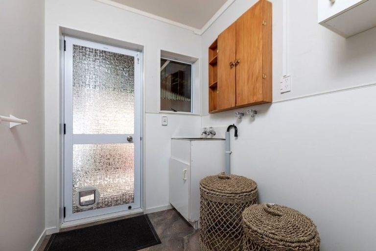 Photo of property in 8b Whiteley Street, Moturoa, New Plymouth, 4310