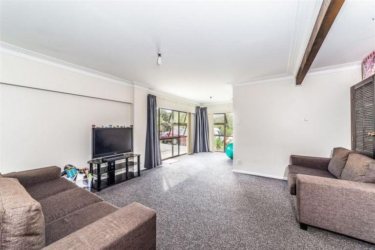 Photo of property in 1/52b Pleasant Road, Glen Eden, Auckland, 0602