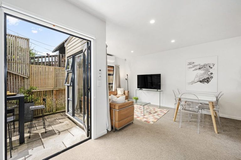 Photo of property in 2a Lewisville Terrace, Thorndon, Wellington, 6011