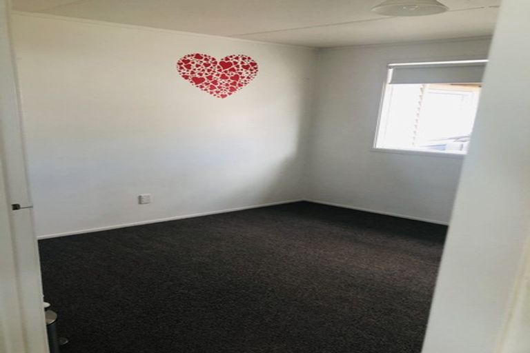 Photo of property in 11 Velma Road, Hillcrest, Auckland, 0627