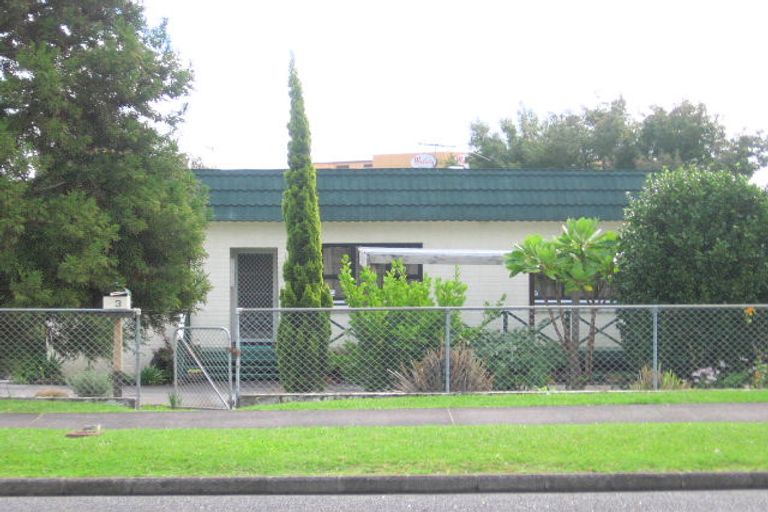 Photo of property in 23 Newington Road, Henderson, Auckland, 0612