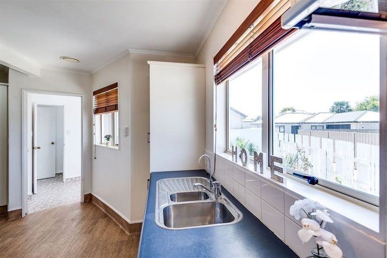 Photo of property in 3 Cambridge Terrace, Taradale, Napier, 4112