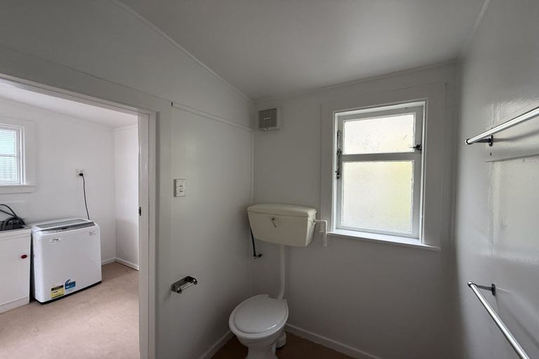 Photo of property in 8 Rixon Grove, Mount Victoria, Wellington, 6011