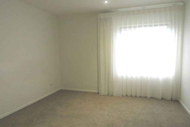 Photo of property in 3 Nohanga Lane, Hobsonville, Auckland, 0616