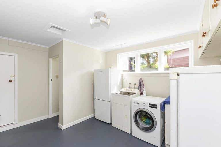 Photo of property in 2 Merchant Avenue, Te Atatu South, Auckland, 0610