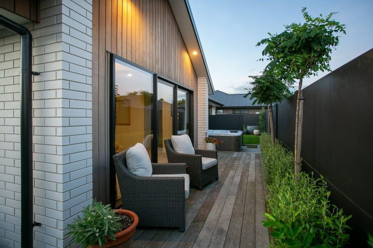 Photo of property in 14 Ruge Court, Cambridge, 3434