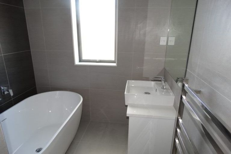 Photo of property in 5 Pihoihoi Place, Hobsonville, Auckland, 0616