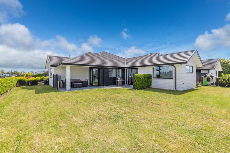 Photo of property in 2 Oak Ridge Drive, Te Awamutu, 3800