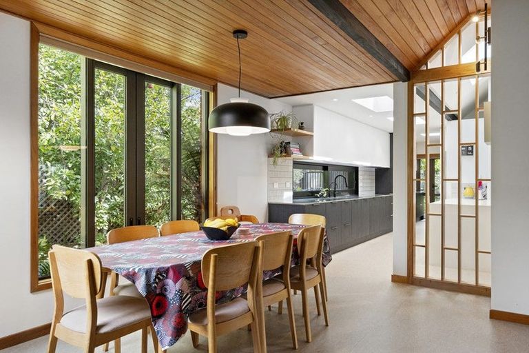 Photo of property in 25 Cricklewood Place, Avonhead, Christchurch, 8042