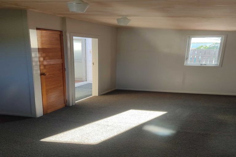 Photo of property in 1/4 Richmond Street, Waitara, 4320