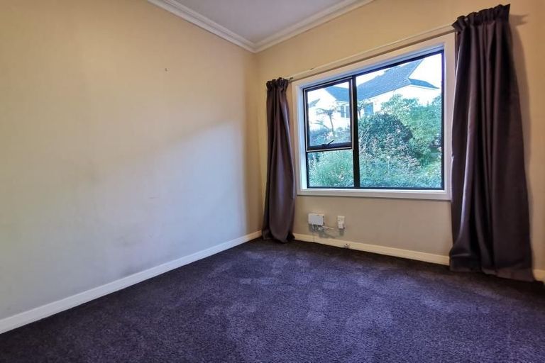 Photo of property in 15 Ranui Crescent, Khandallah, Wellington, 6035
