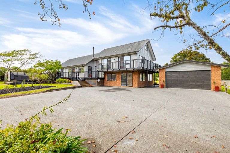 Photo of property in 27 Wintour Road, Waimauku, 0812