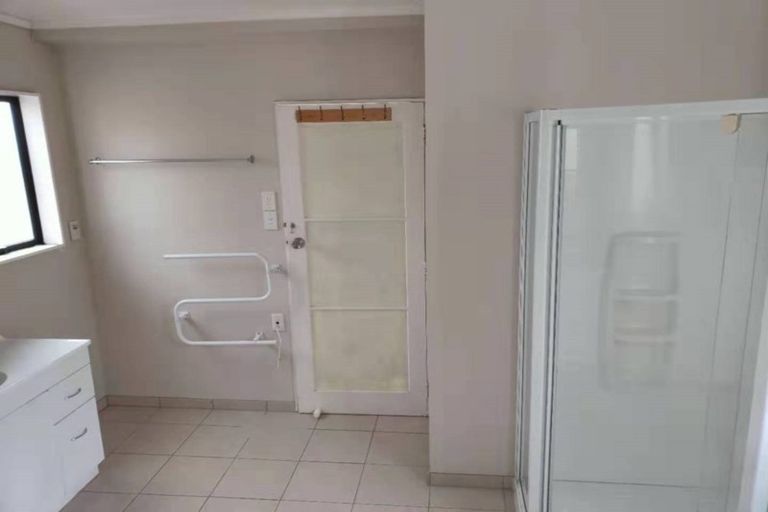 Photo of property in 7 Kaweka Street, New Lynn, Auckland, 0600
