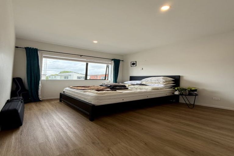 Photo of property in 24 Pilot Drive, Hobsonville, Auckland, 0616