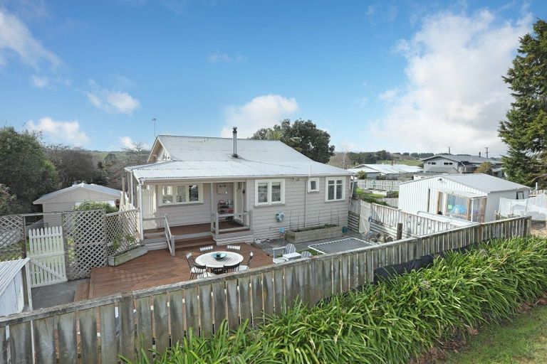 Photo of property in 110 Hastings Street, Halcombe, Feilding, 4779