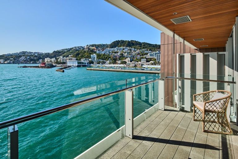 Photo of property in Clyde Quay Wharf, 2b/6 Clyde Quay Wharf, Te Aro, Wellington, 6011