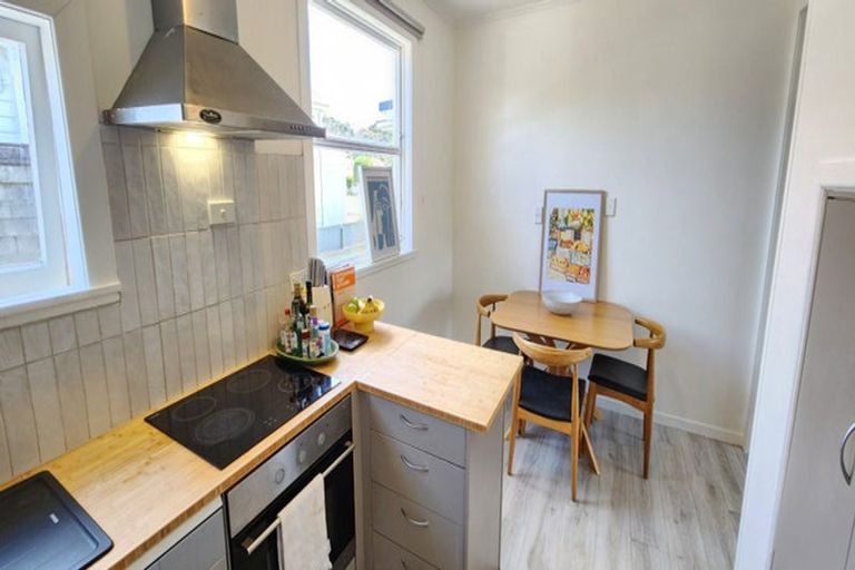 Photo of property in 10a Cutfield Road, New Plymouth, 4310