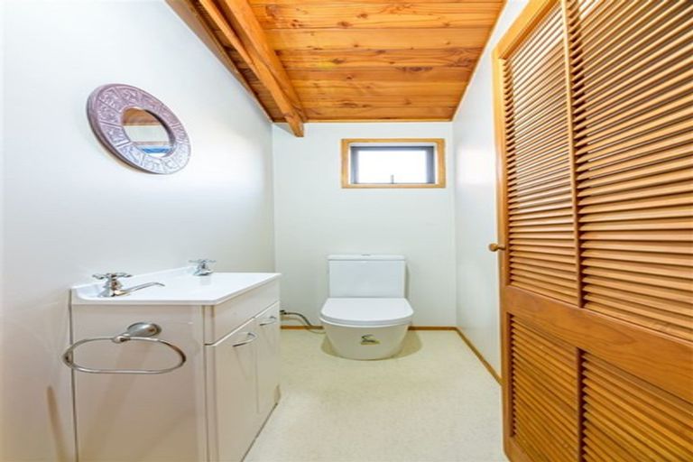 Photo of property in 5 Harrington Road, Henderson, Auckland, 0610