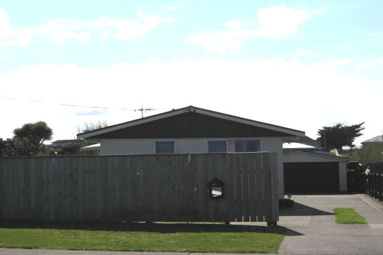 Photo of property in 20 Ashton Terrace, Castlecliff, Whanganui, 4501