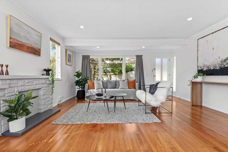 Photo of property in 1/91 Selwyn Crescent, Forrest Hill, Auckland, 0620