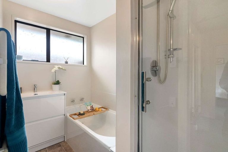 Photo of property in 37 Karnak Crescent, Russley, Christchurch, 8042
