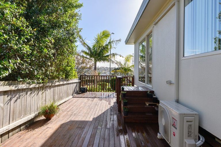 Photo of property in 60 Hewlett Road, Massey, Auckland, 0614