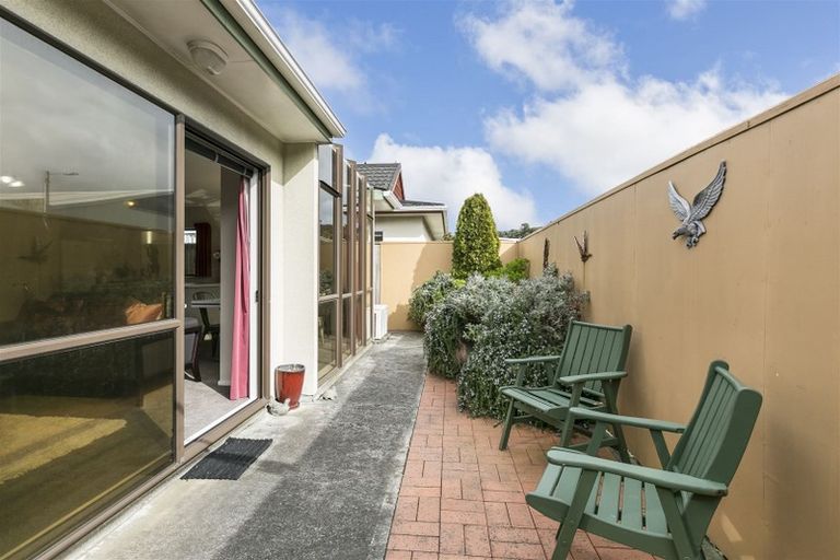 Photo of property in 4 Macalister Place, Miramar, Wellington, 6022