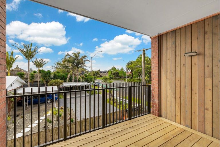 Photo of property in 2/500 Te Atatu Road, Te Atatu Peninsula, Auckland, 0610