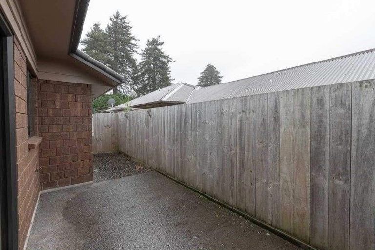 Photo of property in 108u1 Old Farm Road, Hamilton East, Hamilton, 3216