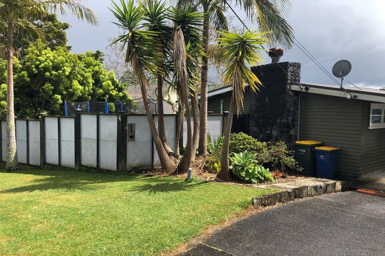 Photo of property in 4 Manutara Avenue, Forrest Hill, Auckland, 0620