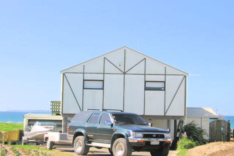 Photo of property in 115 Karewa Parade, Papamoa Beach, Papamoa, 3118