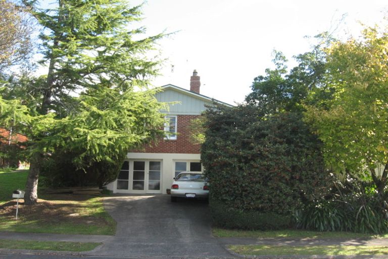 Photo of property in 14 Megan Avenue, Pakuranga Heights, Auckland, 2010