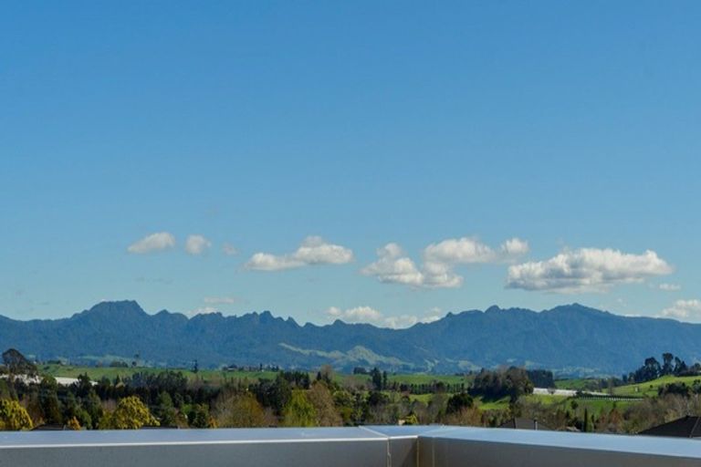 Photo of property in 86 Bert Wall Drive, Omokoroa, 3114