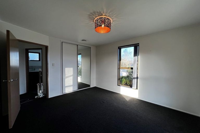 Photo of property in 1/6 Manuka Road, Glenfield, Auckland, 0629