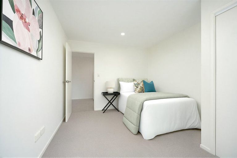 Photo of property in 140d Hepburn Road, Glendene, Auckland, 0602