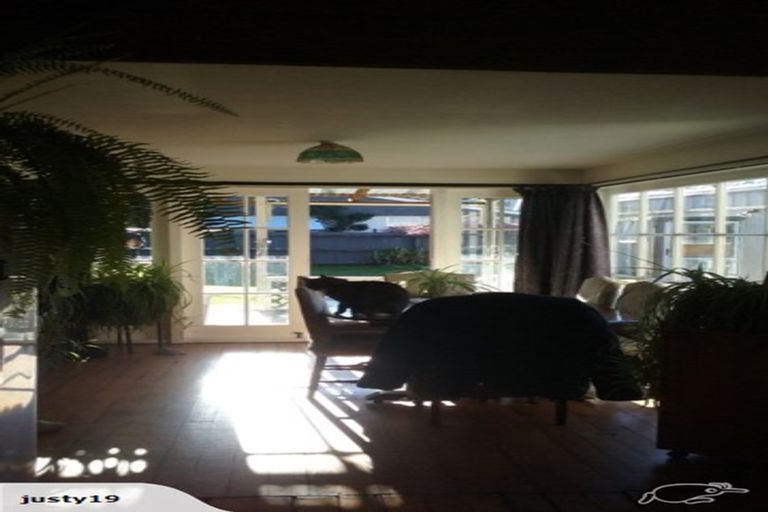 Photo of property in 77 Mathesons Road, Phillipstown, Christchurch, 8011