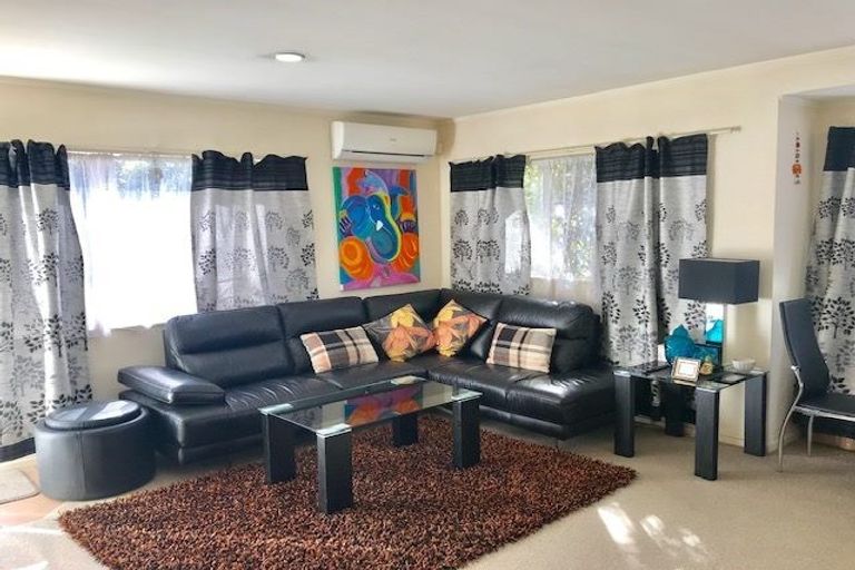 Photo of property in 4/43 Fruitvale Road, New Lynn, Auckland, 0600