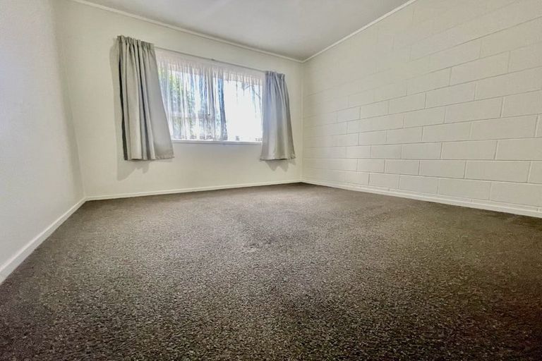 Photo of property in 7/318 Te Atatu Road, Te Atatu South, Auckland, 0610