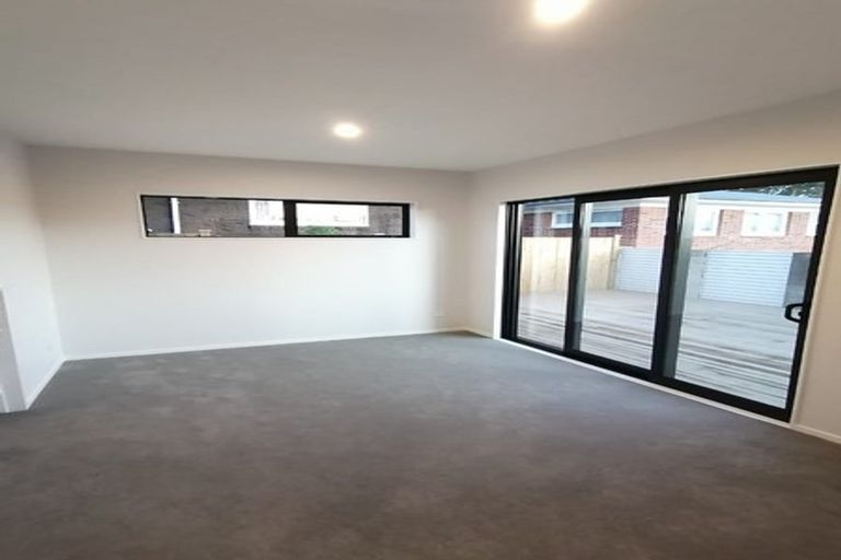 Photo of property in 117a Henderson Valley Road, Henderson, Auckland, 0612