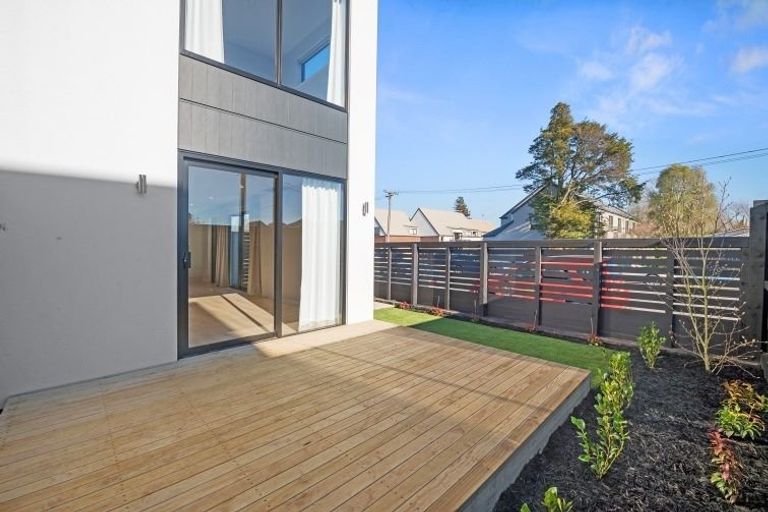 Photo of property in 2/64 Brockworth Place, Riccarton, Christchurch, 8011