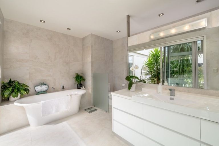 Photo of property in 10 Westwood Avenue, Greytown, 5712