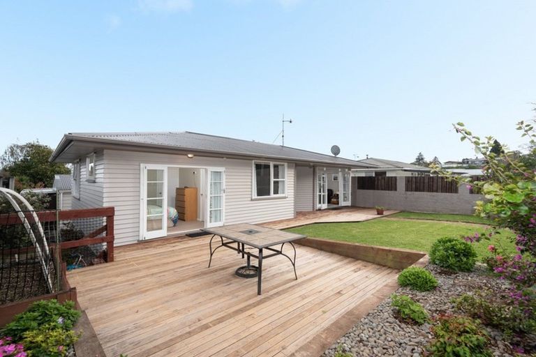 Photo of property in 24 Carlton Street, Bellevue, Tauranga, 3110