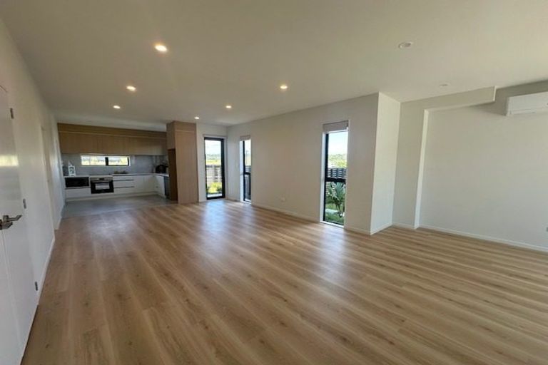 Photo of property in 169 Henwood Road, Westgate, Auckland, 0814