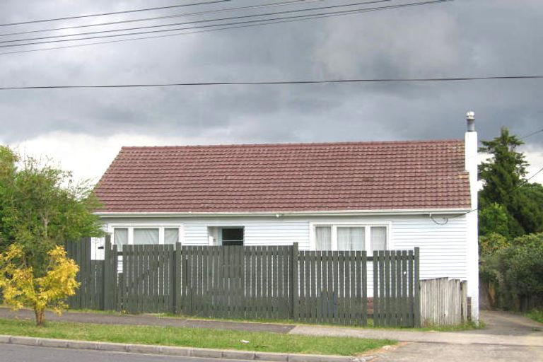 Photo of property in 22 Northall Road, New Lynn, Auckland, 0600