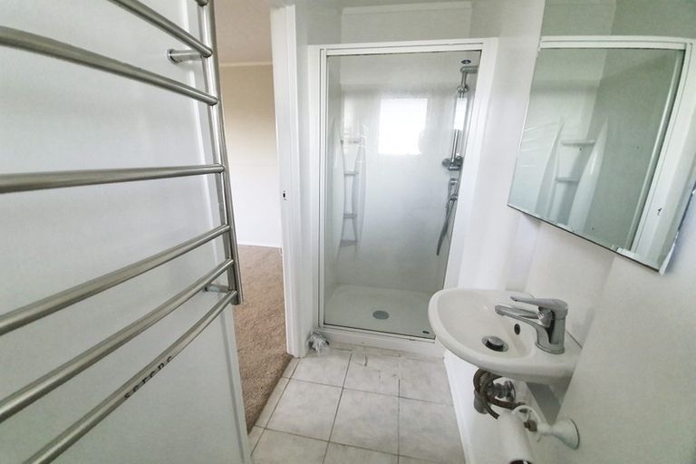 Photo of property in 488 Don Buck Road, Massey, Auckland, 0614