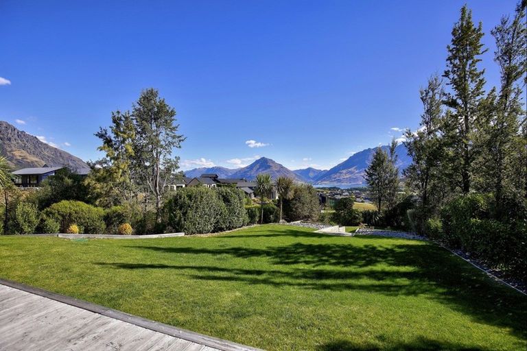 Photo of property in 16 Mckellar Drive, Jacks Point, Queenstown, 9371